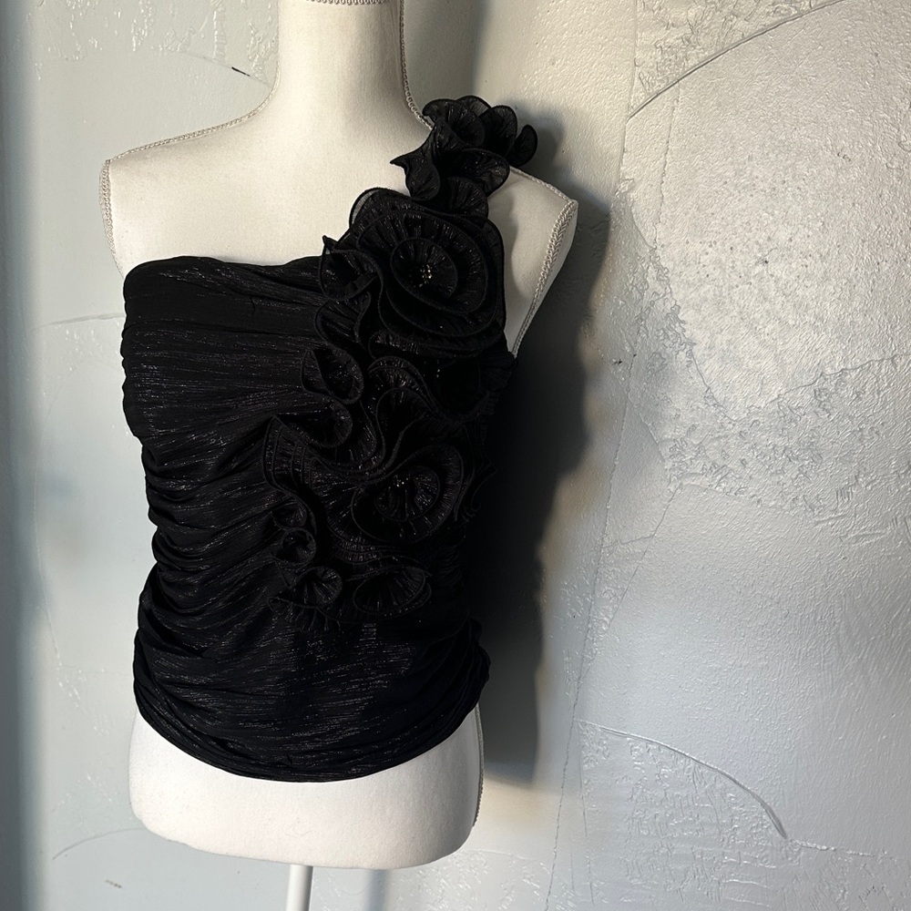 Entry Black One-Shoulder Blouse